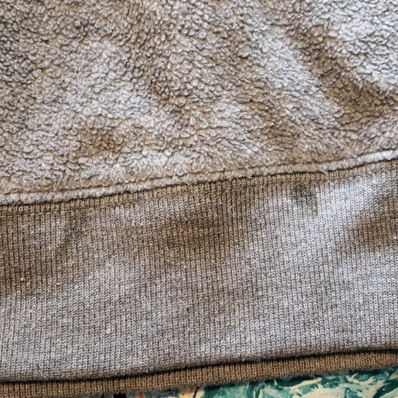 Gap Pullover Fleece - Picture 3 of 3